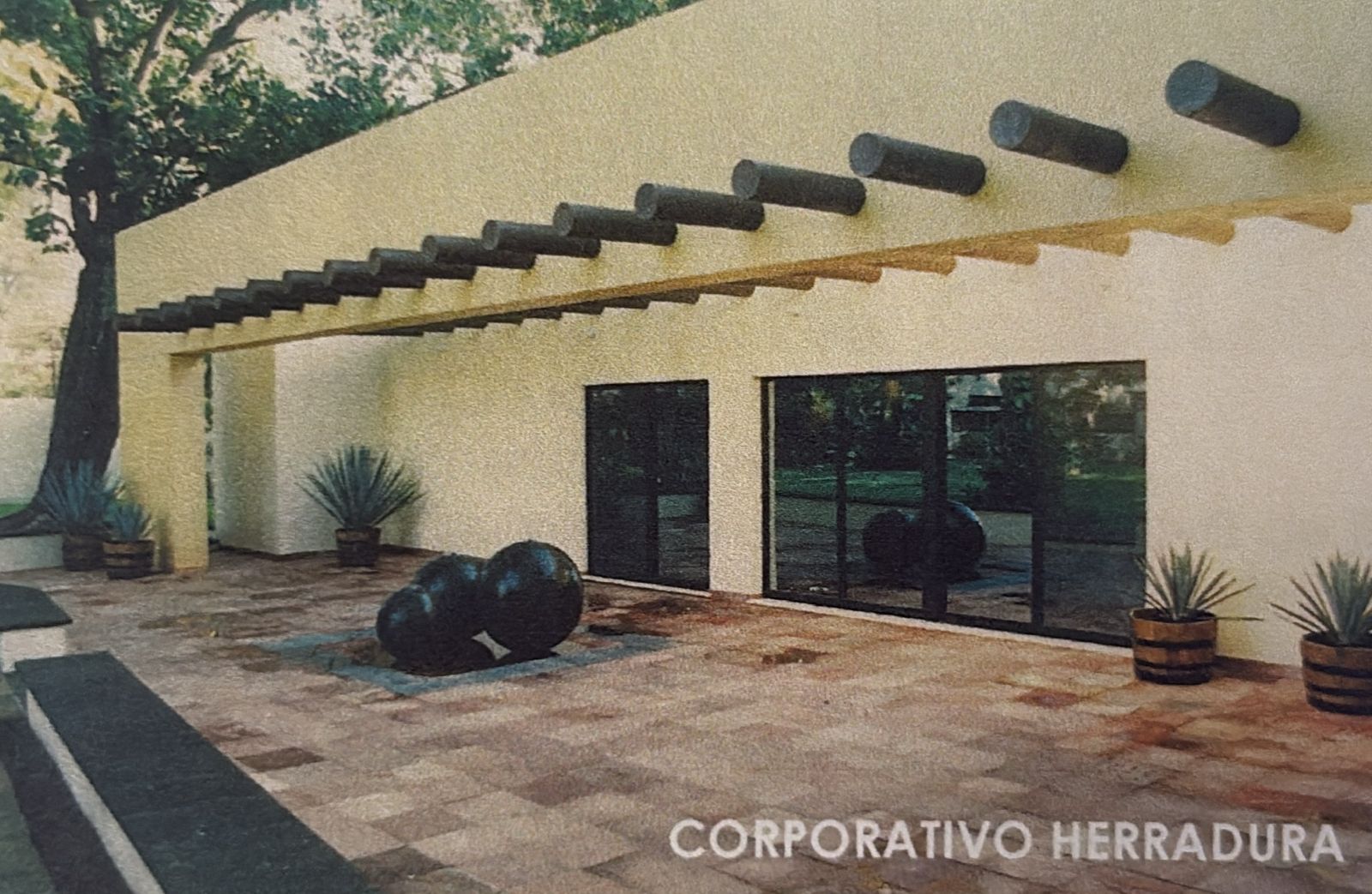 Obra corporativa Tequila Herradura